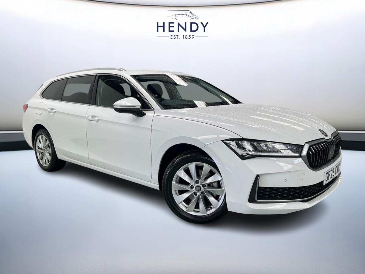 Main listing image - Skoda Superb Estate