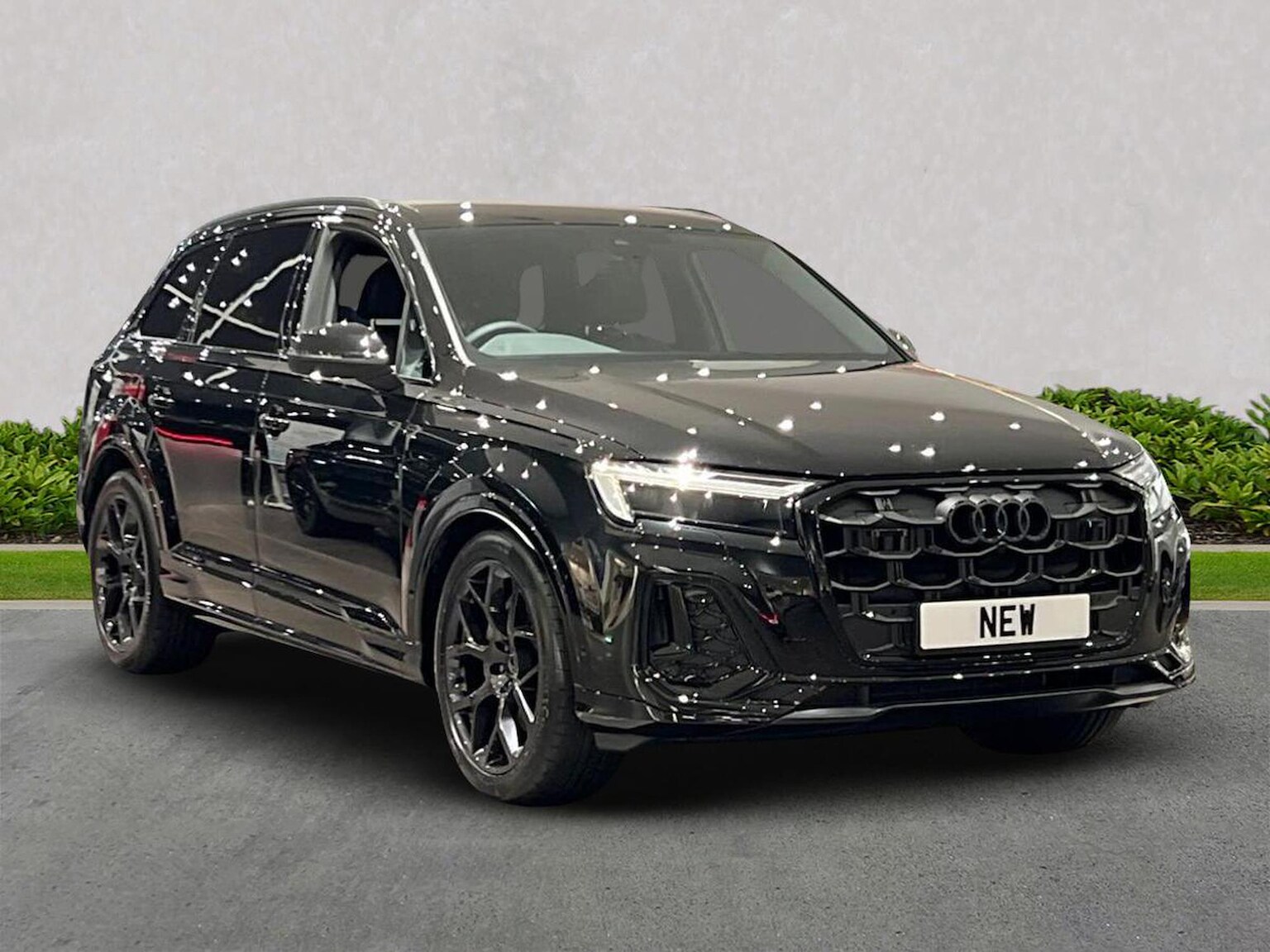 Main listing image - Audi Q7