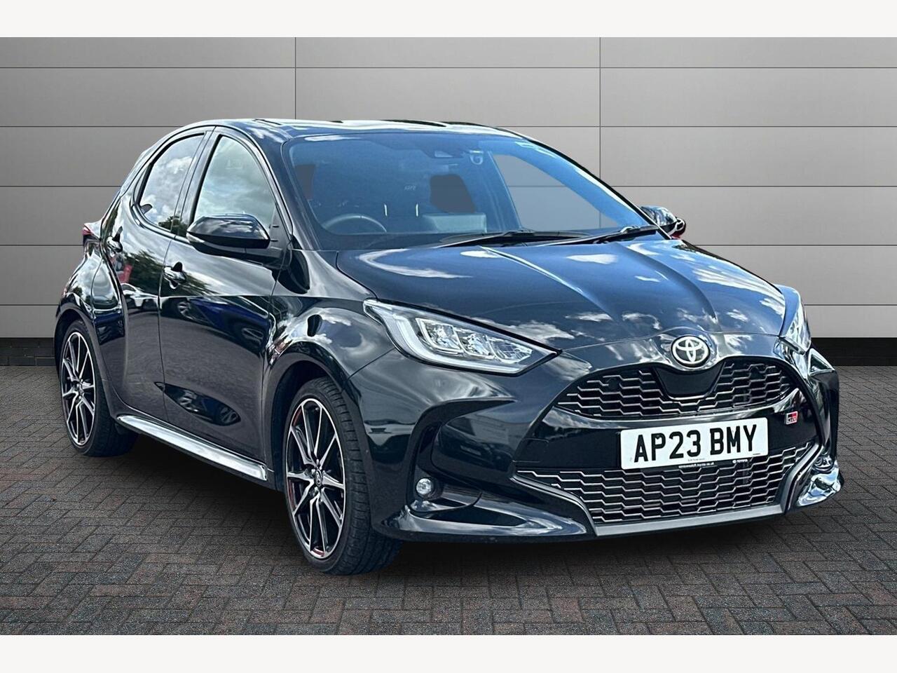 Main listing image - Toyota Yaris