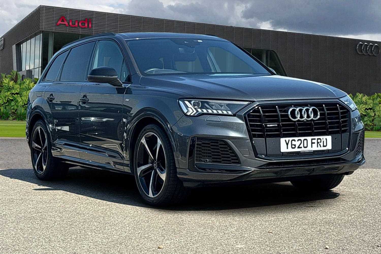 Main listing image - Audi Q7