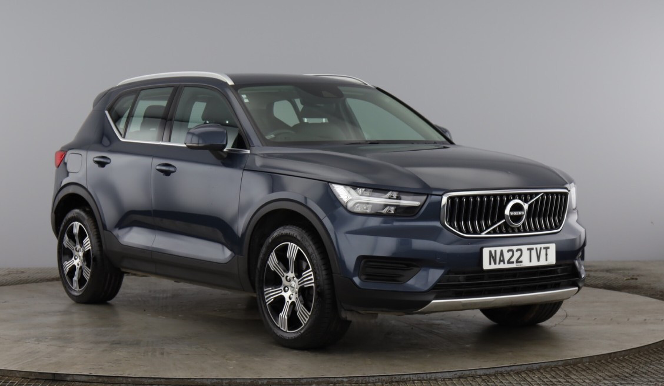 Main listing image - Volvo XC40