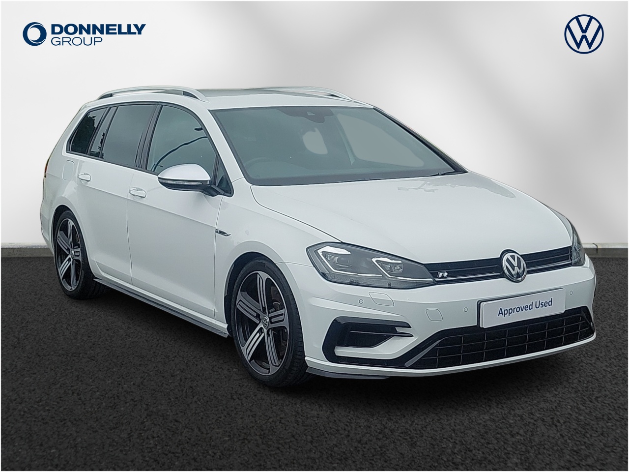 Main listing image - Volkswagen Golf Estate