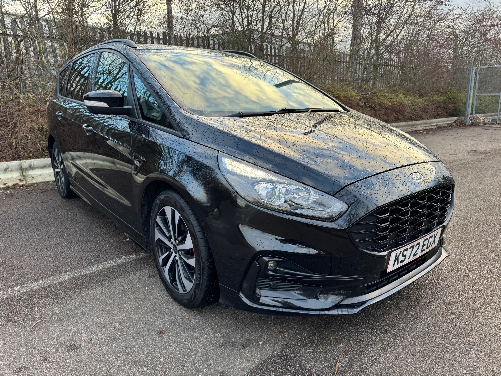 Main listing image - Ford S-MAX