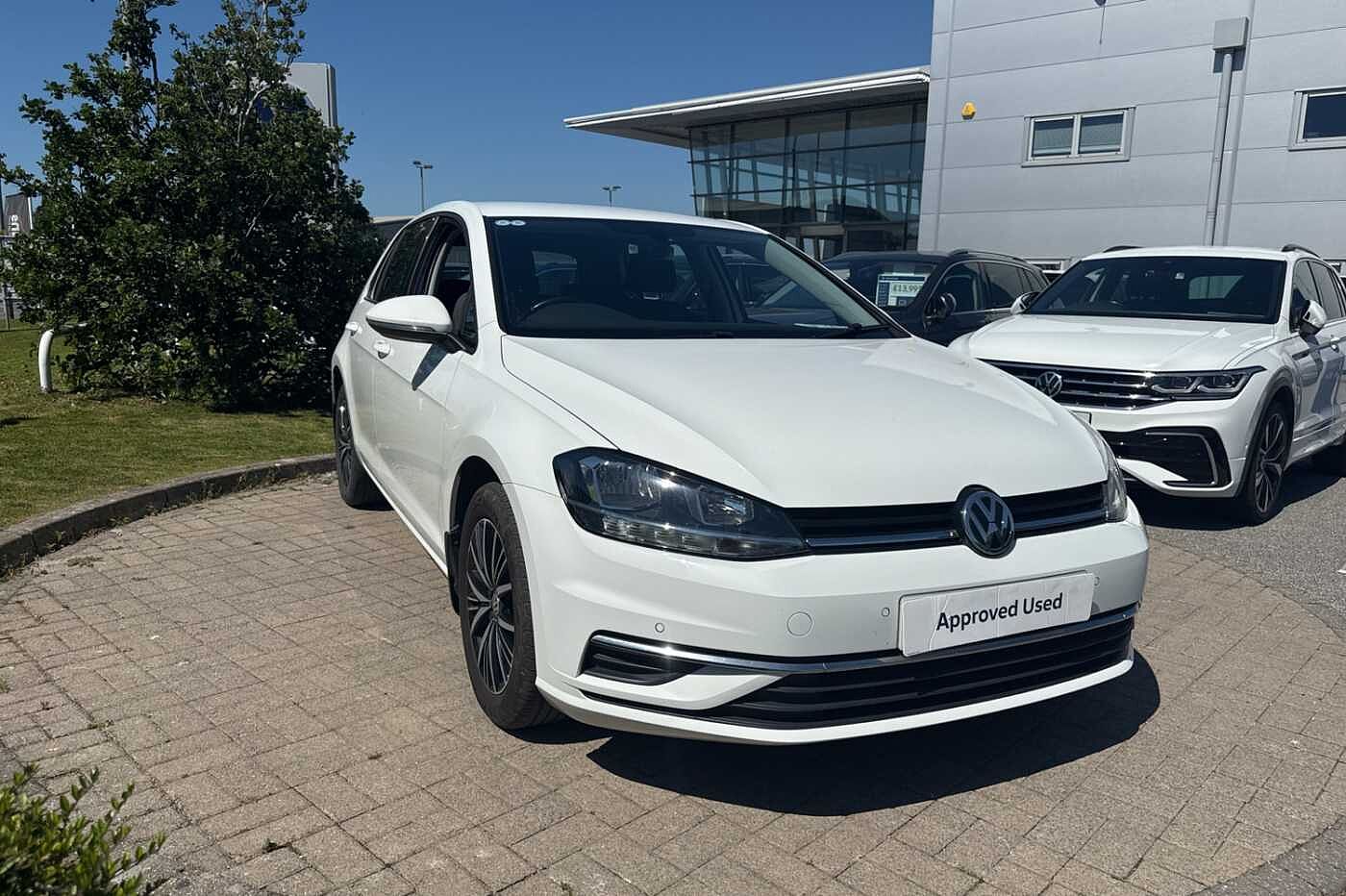 Main listing image - Volkswagen Golf