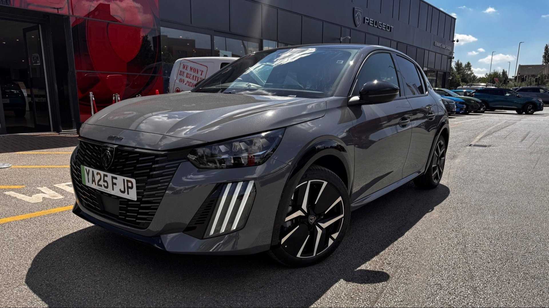 Main listing image - Peugeot e-208