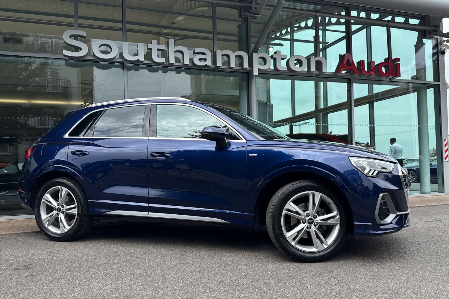 Main listing image - Audi Q3