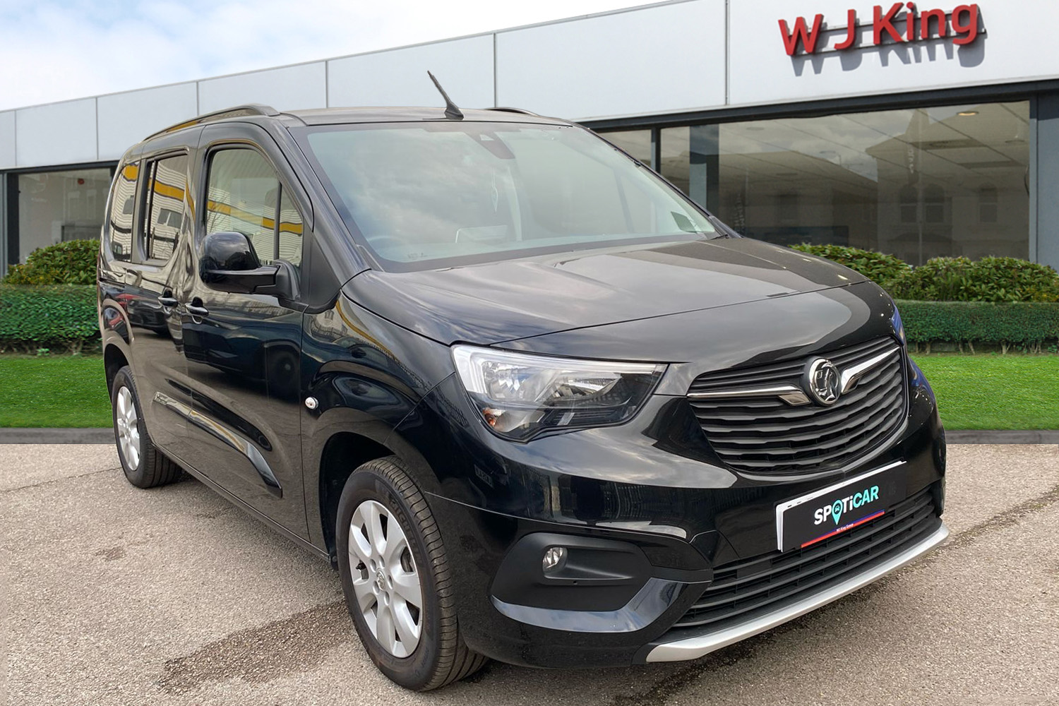 Main listing image - Vauxhall Combo Life-e