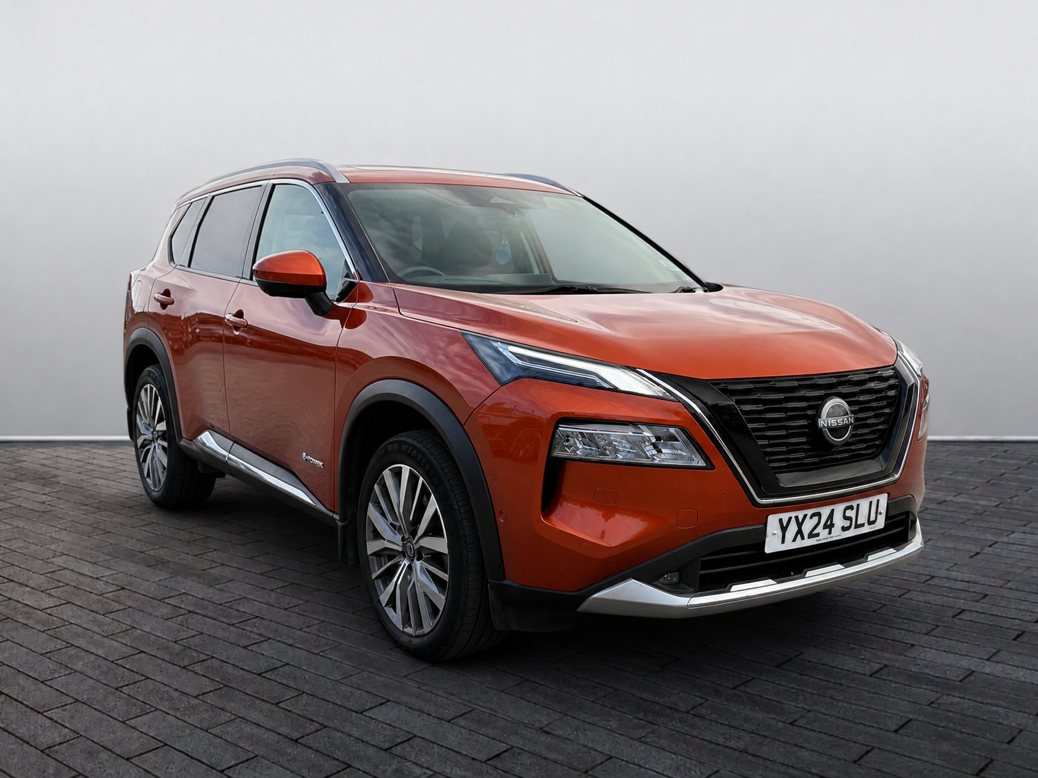 Main listing image - Nissan X-Trail