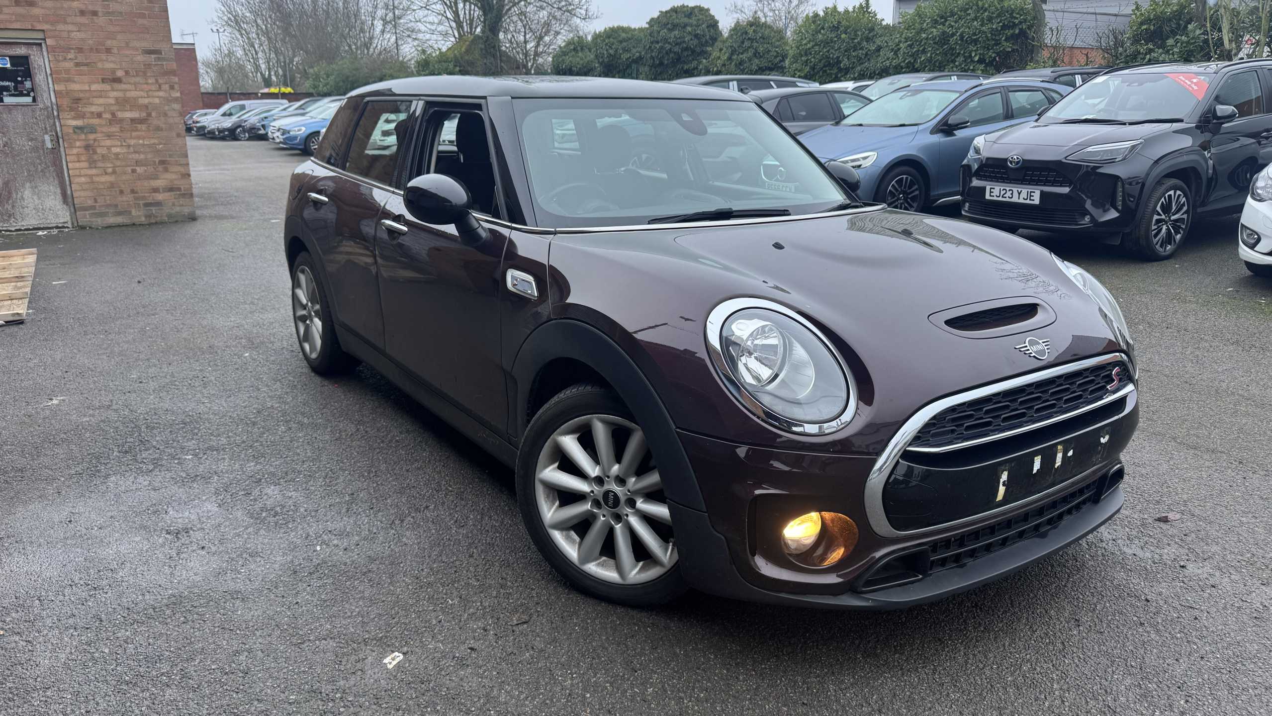 Main listing image - MINI Clubman