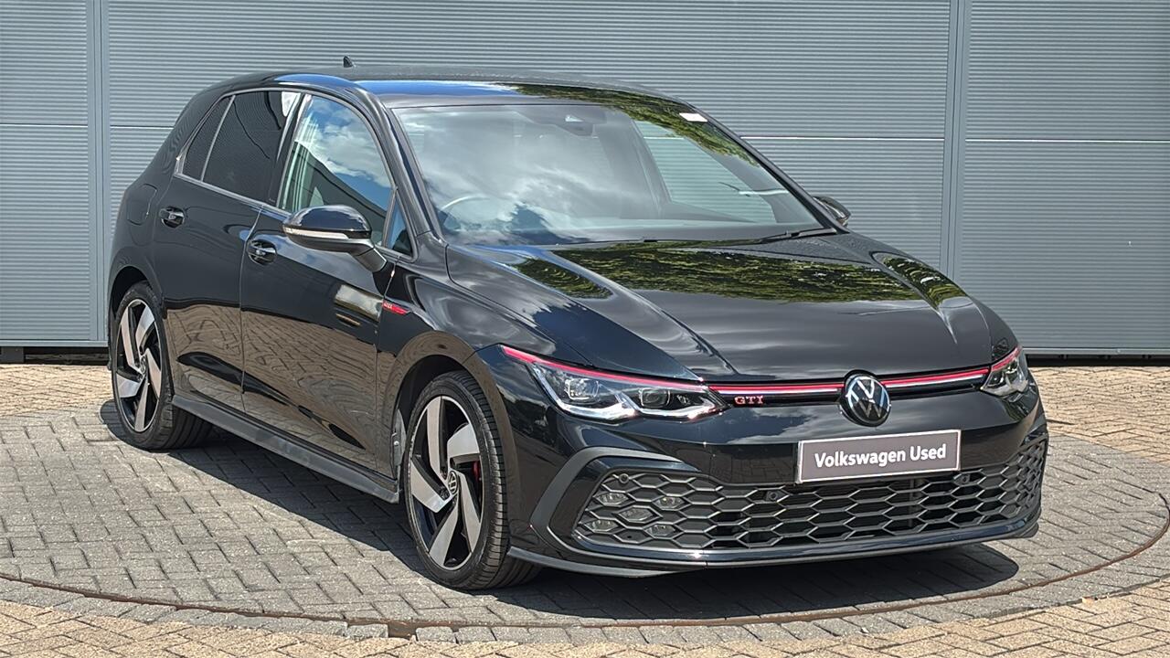 Main listing image - Volkswagen Golf