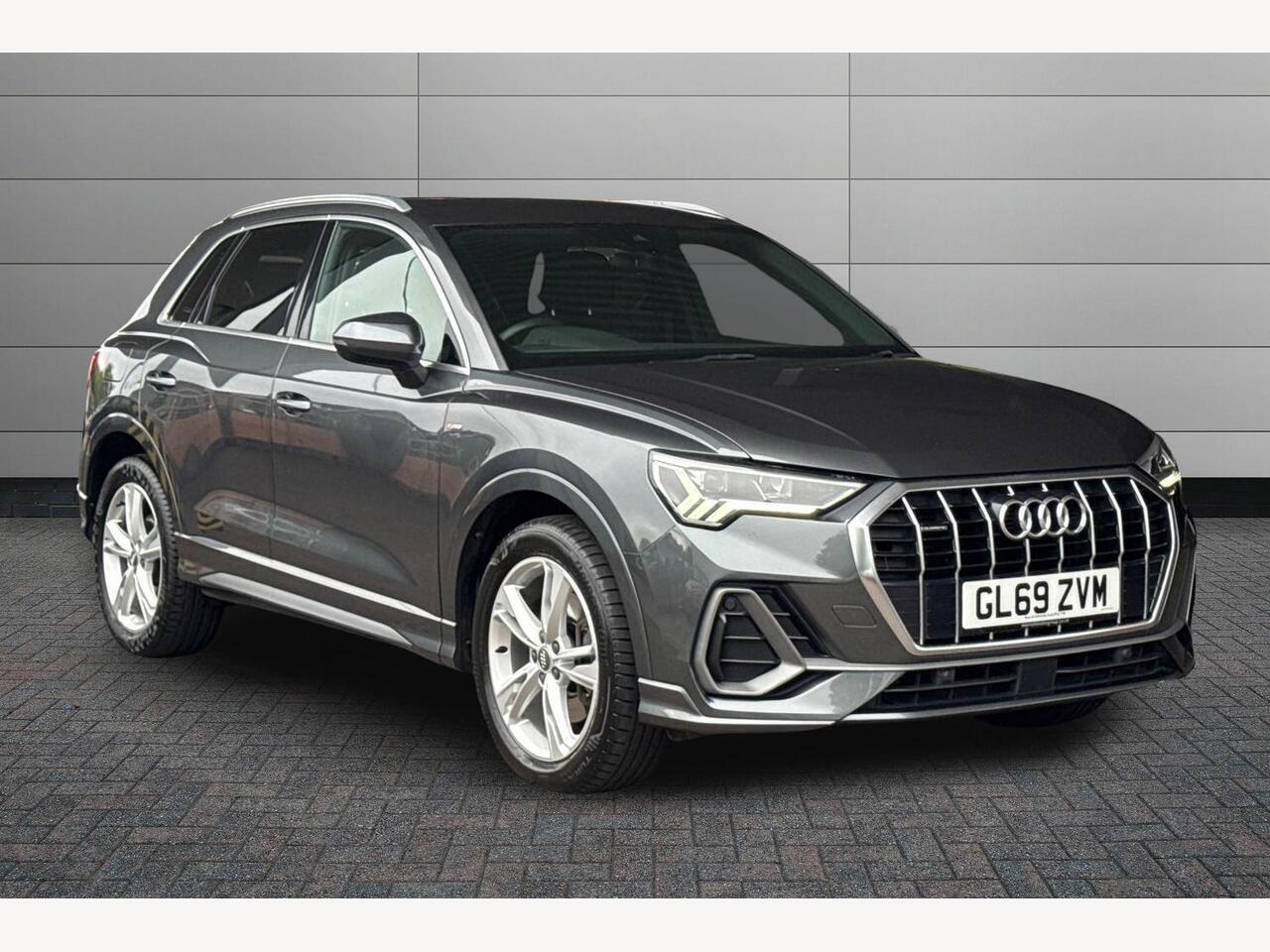 Main listing image - Audi Q3