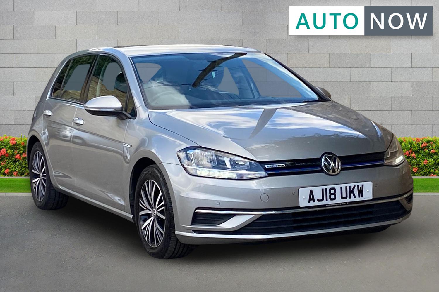 Main listing image - Volkswagen Golf