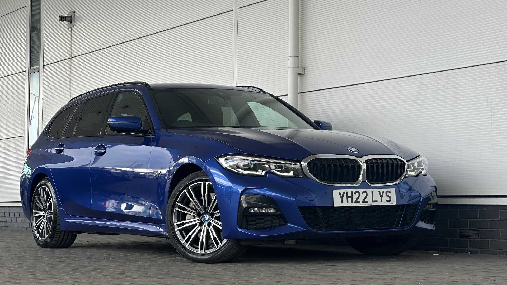 Main listing image - BMW 3 Series Touring