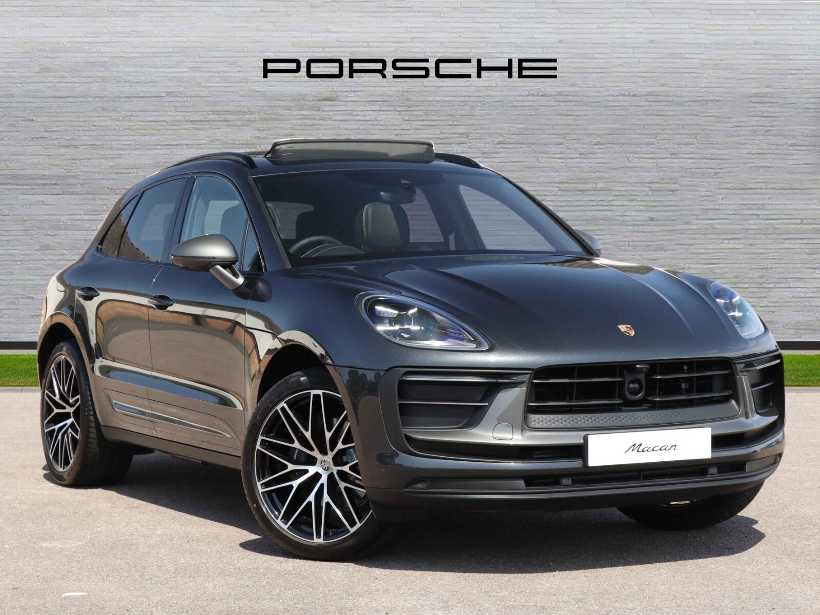 Main listing image - Porsche Macan