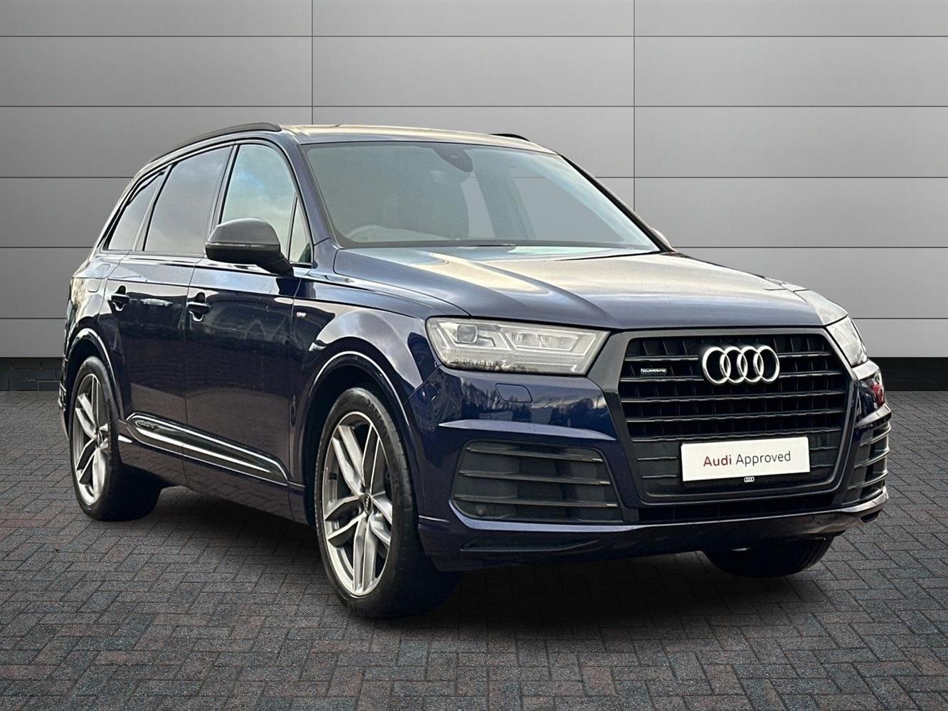 Main listing image - Audi Q7