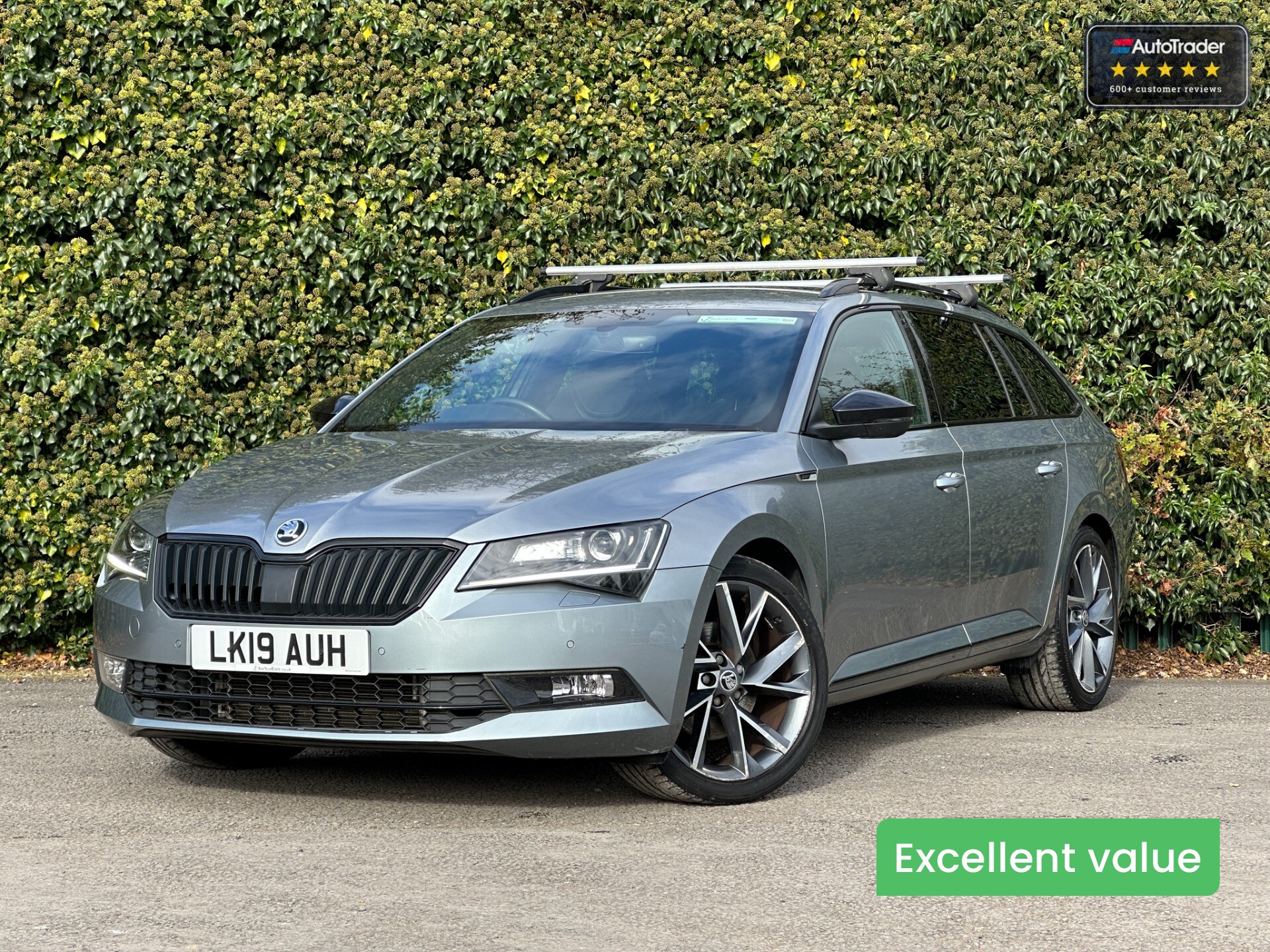 Main listing image - Skoda Superb Estate