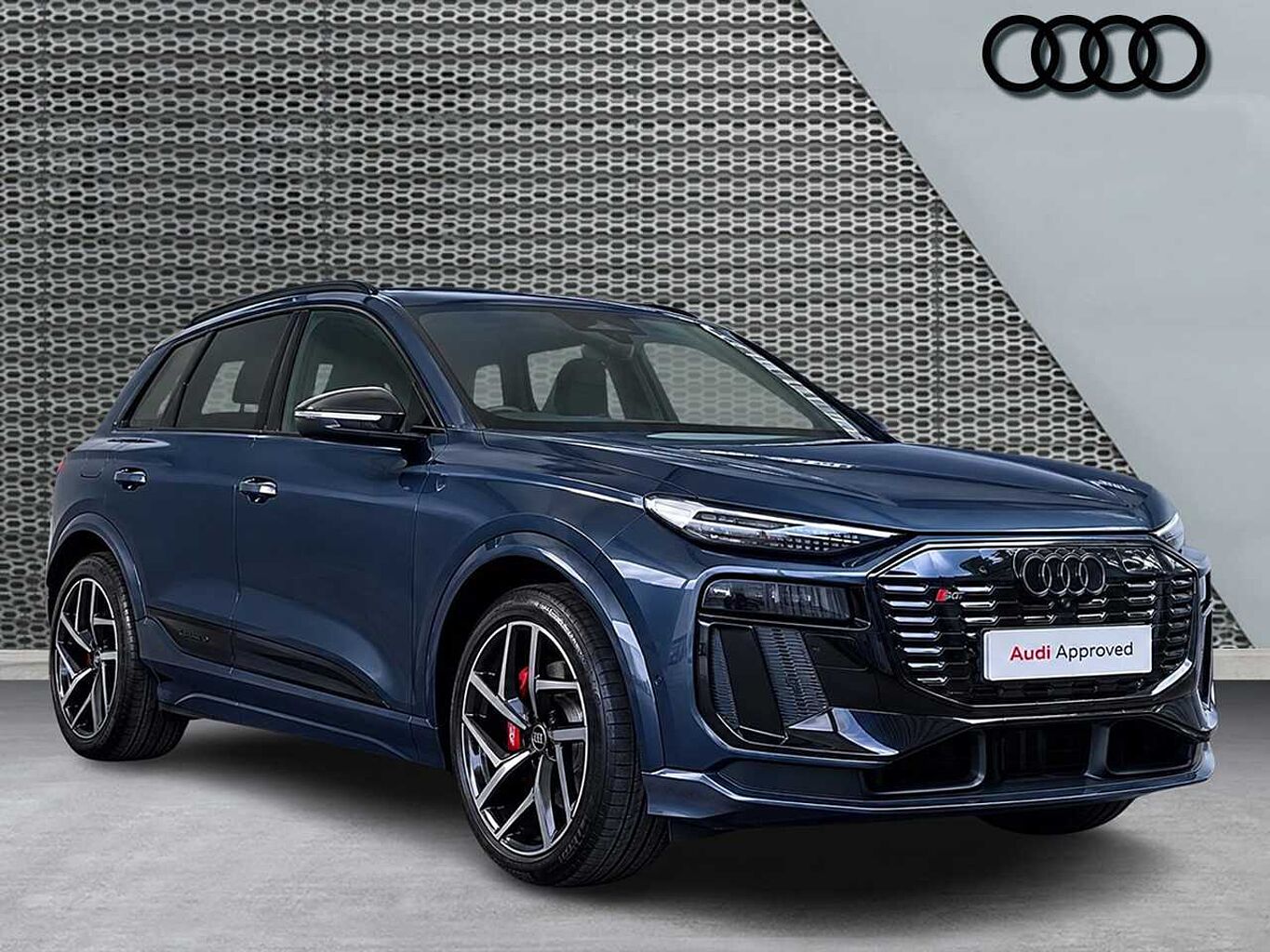 Main listing image - Audi Q6