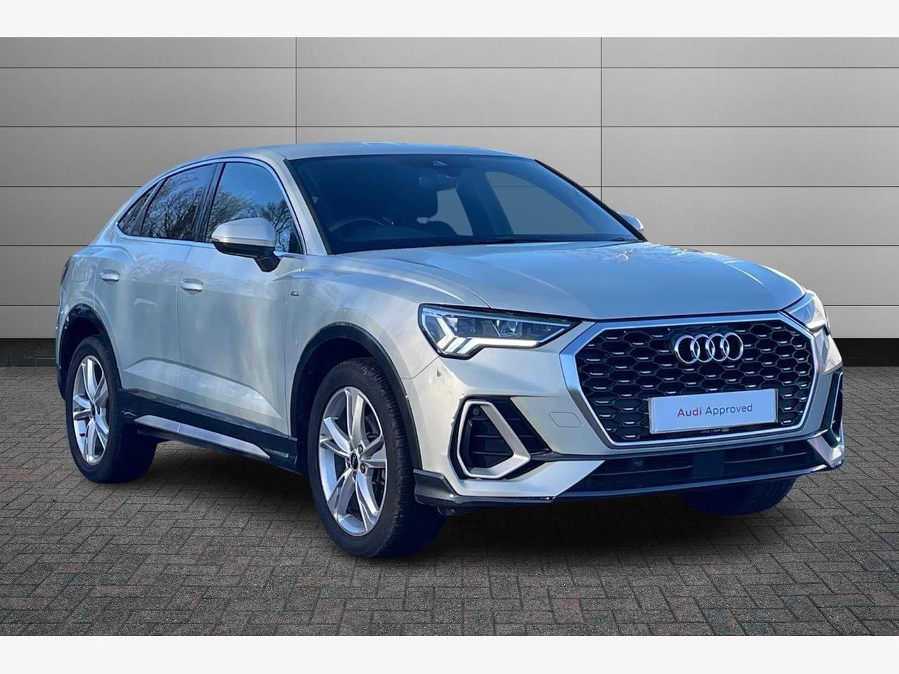 Main listing image - Audi Q3