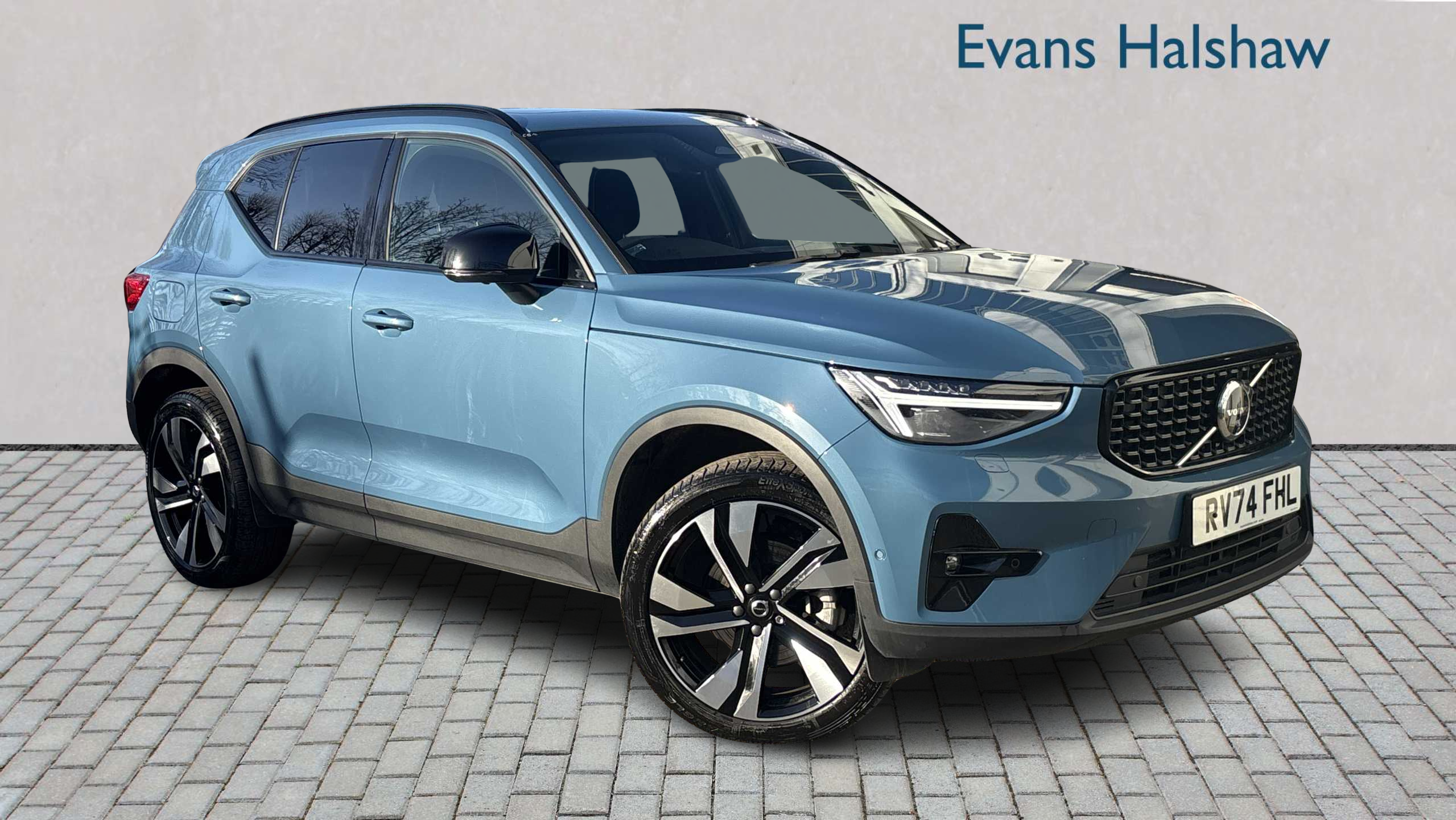 Main listing image - Volvo XC40