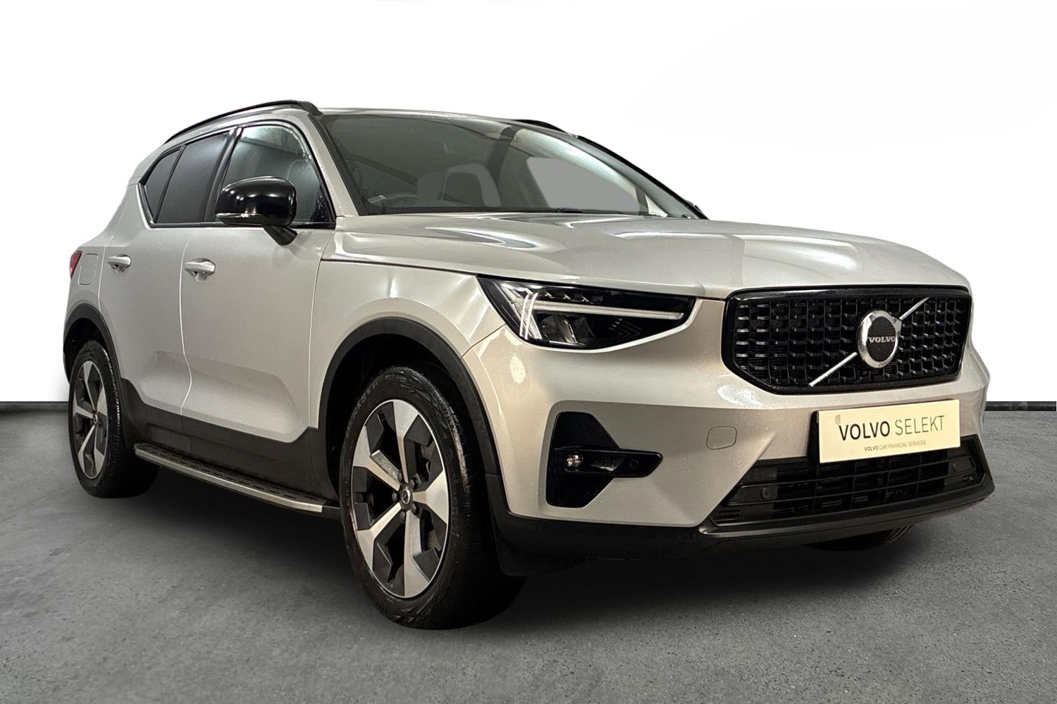 Main listing image - Volvo XC40