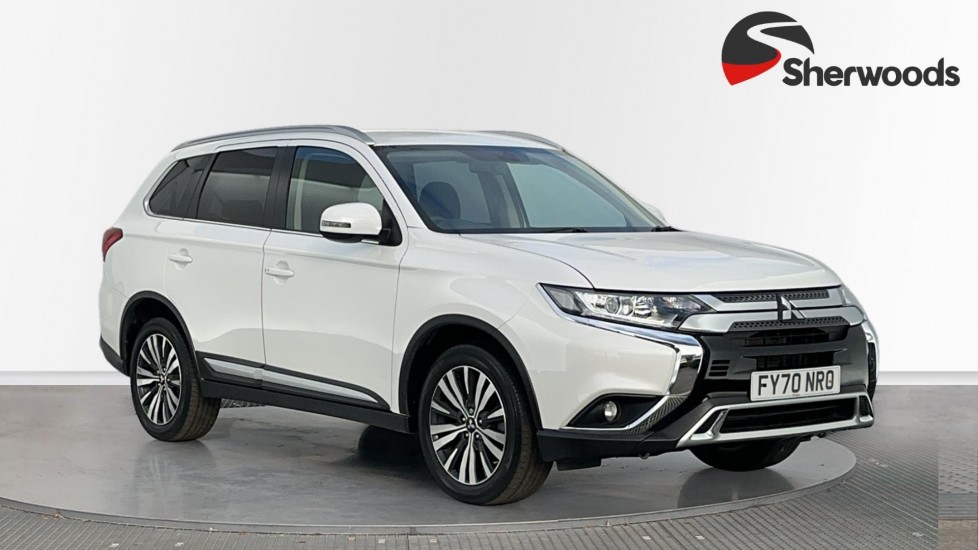 Main listing image - Mitsubishi Outlander