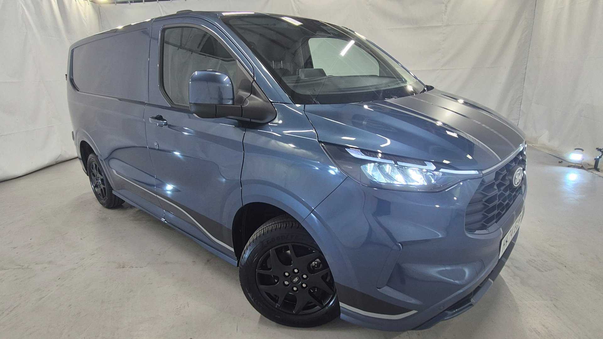 Main listing image - Ford Transit Custom