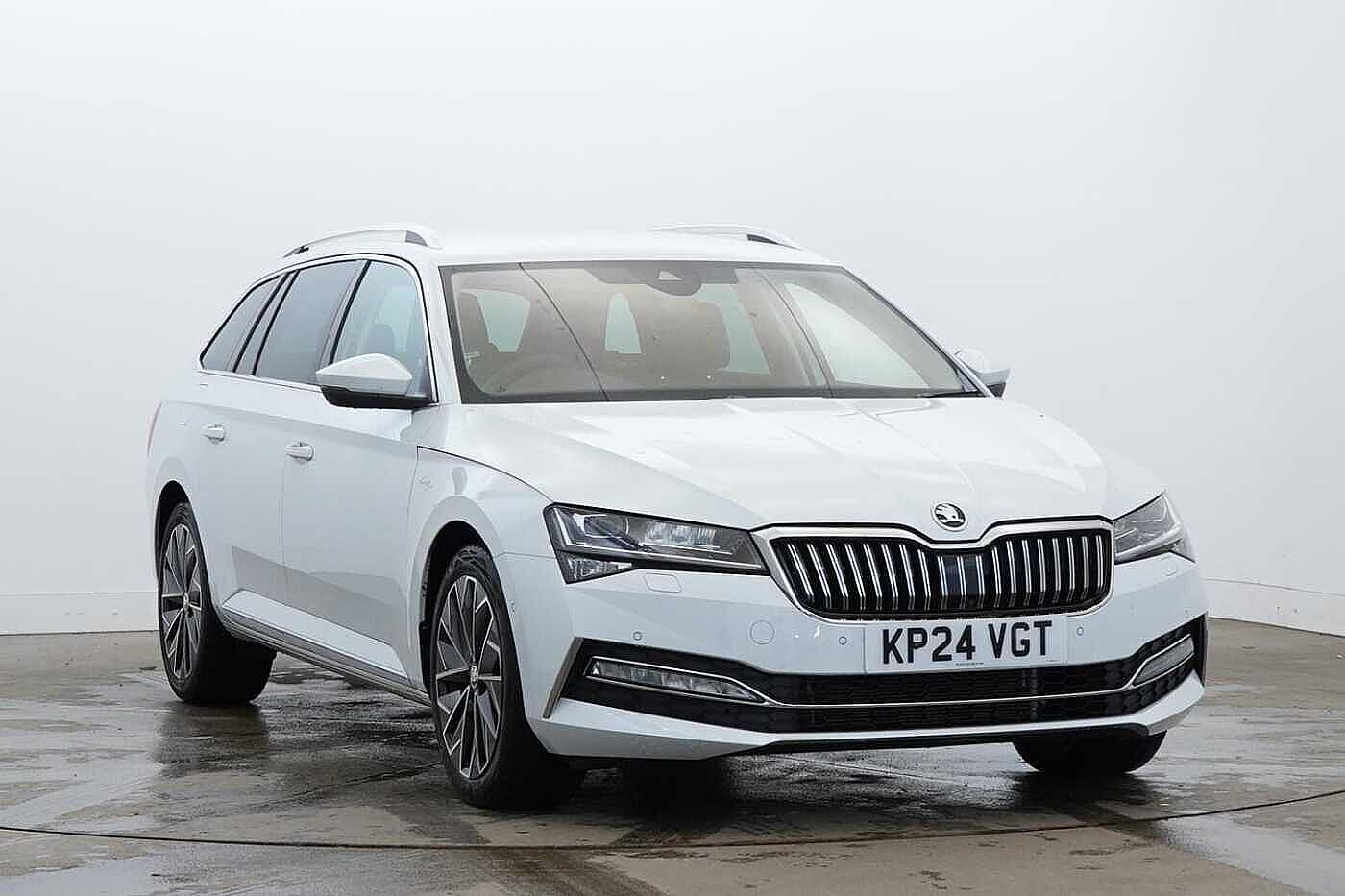 Main listing image - Skoda Superb Estate