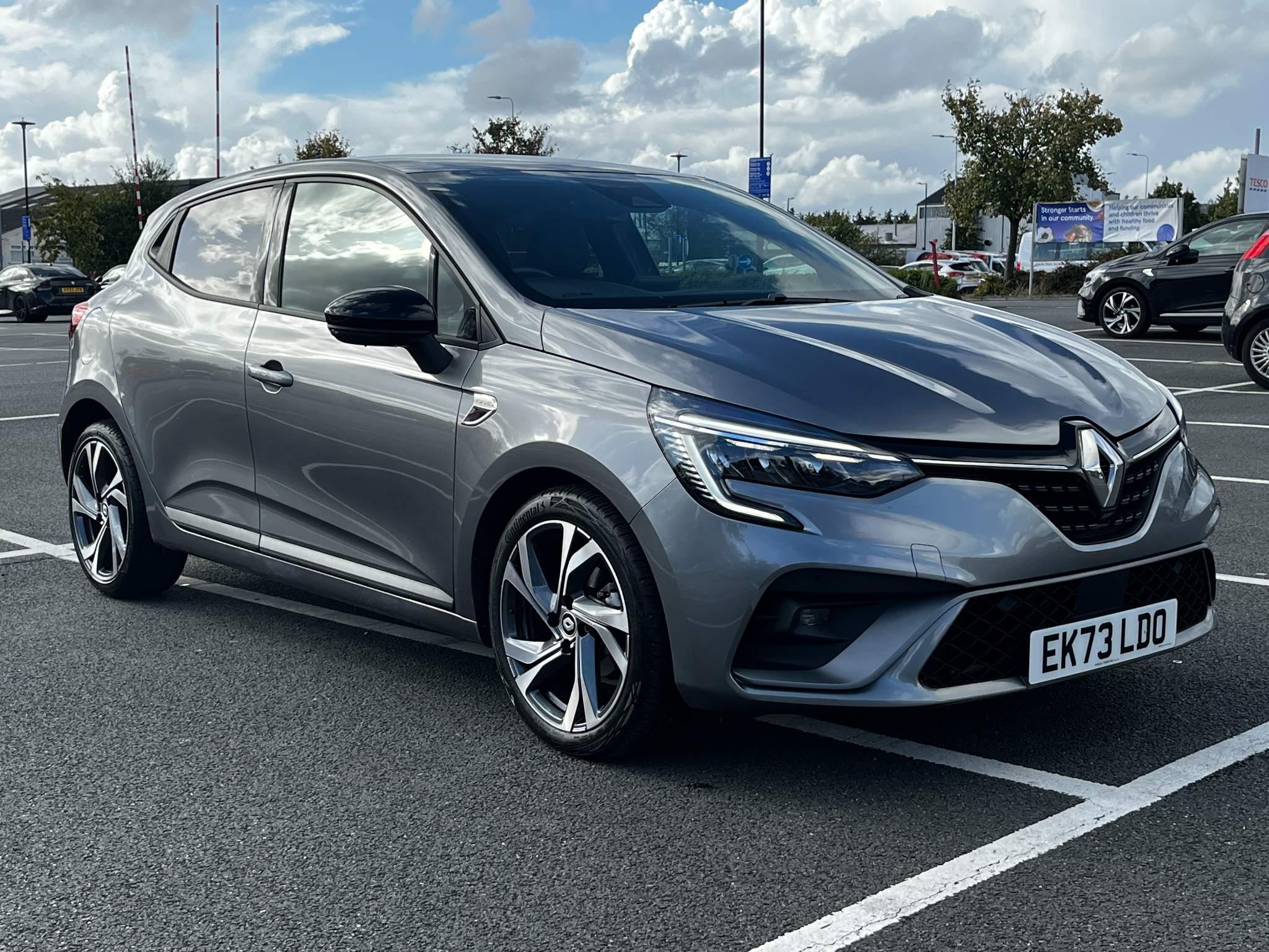 Main listing image - Renault Clio