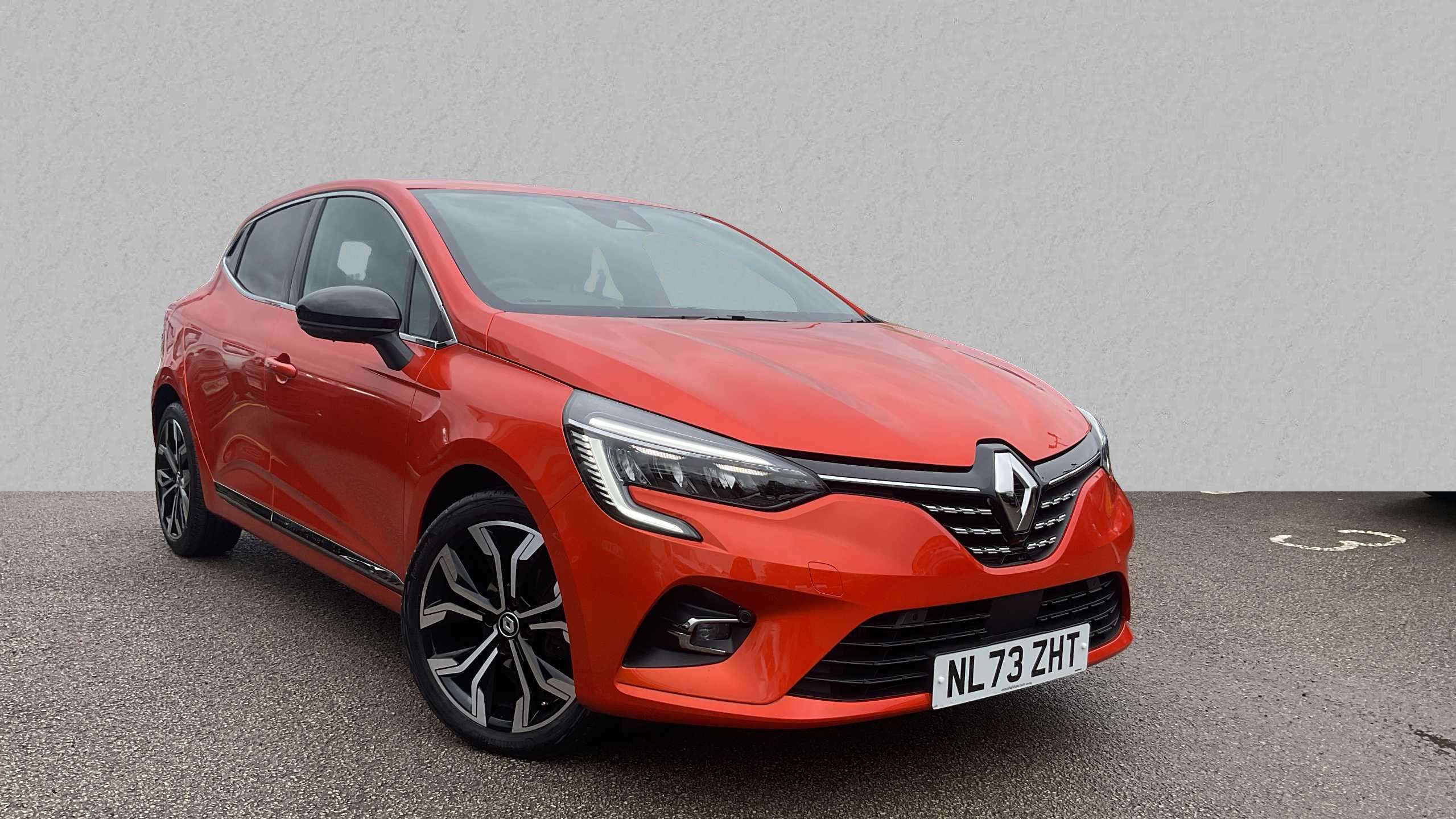 Main listing image - Renault Clio