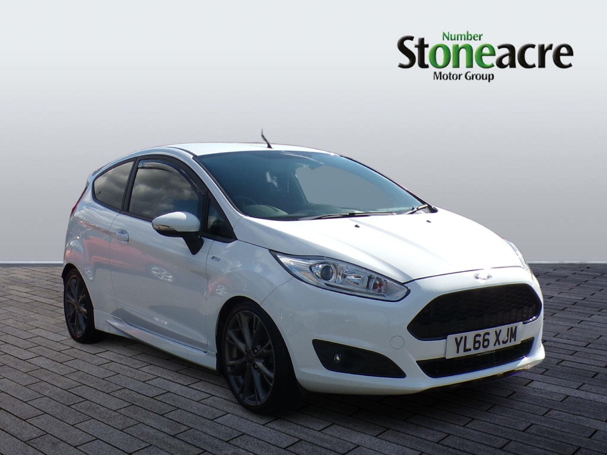 Main listing image - Ford Fiesta