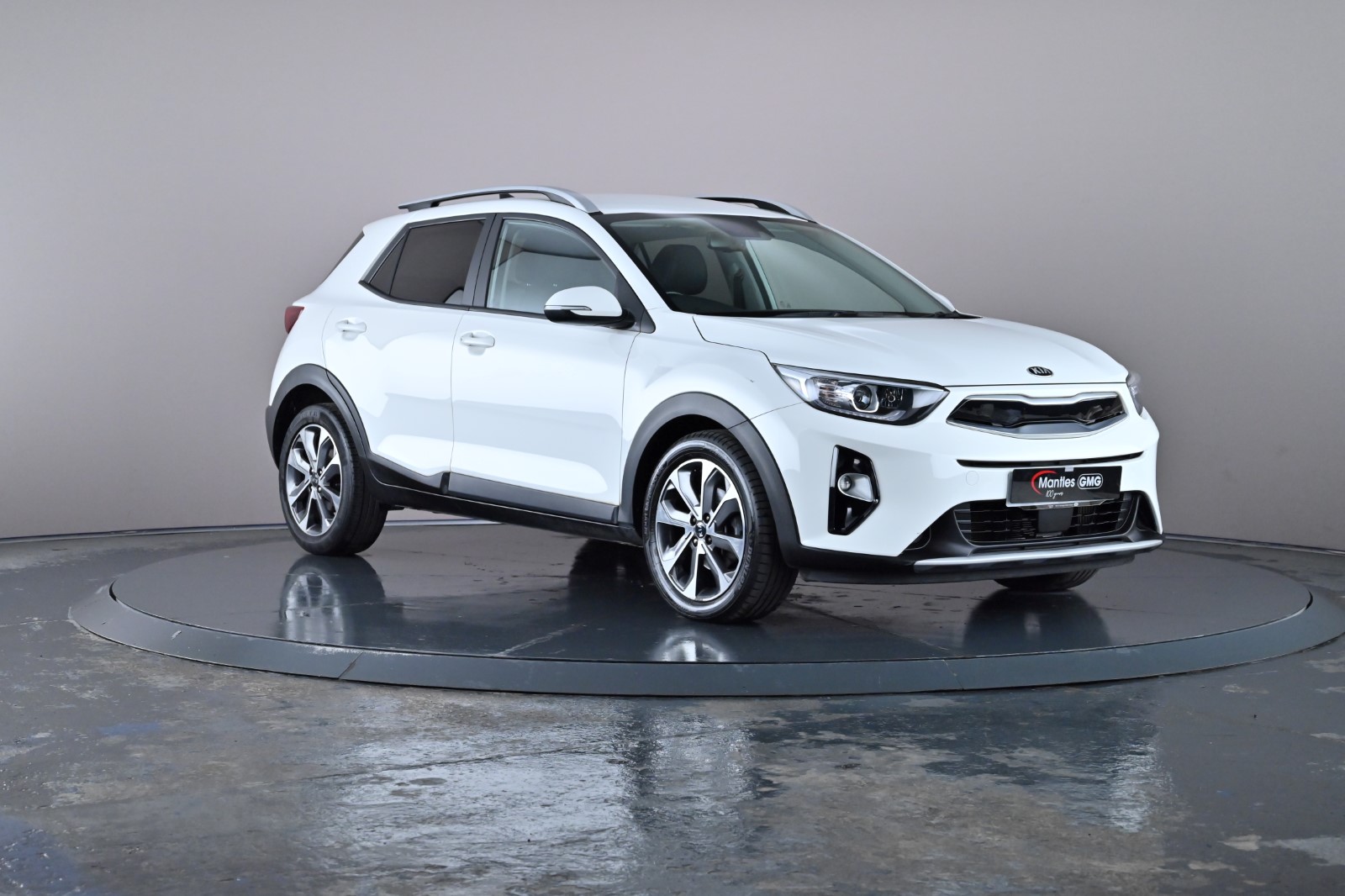 Main listing image - Kia Stonic