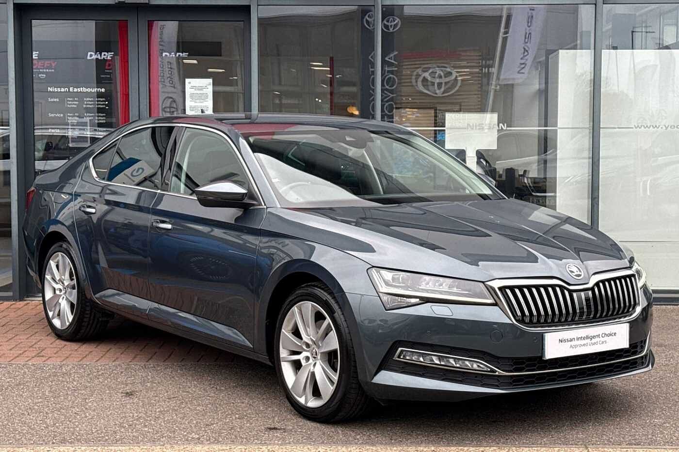 Main listing image - Skoda Superb
