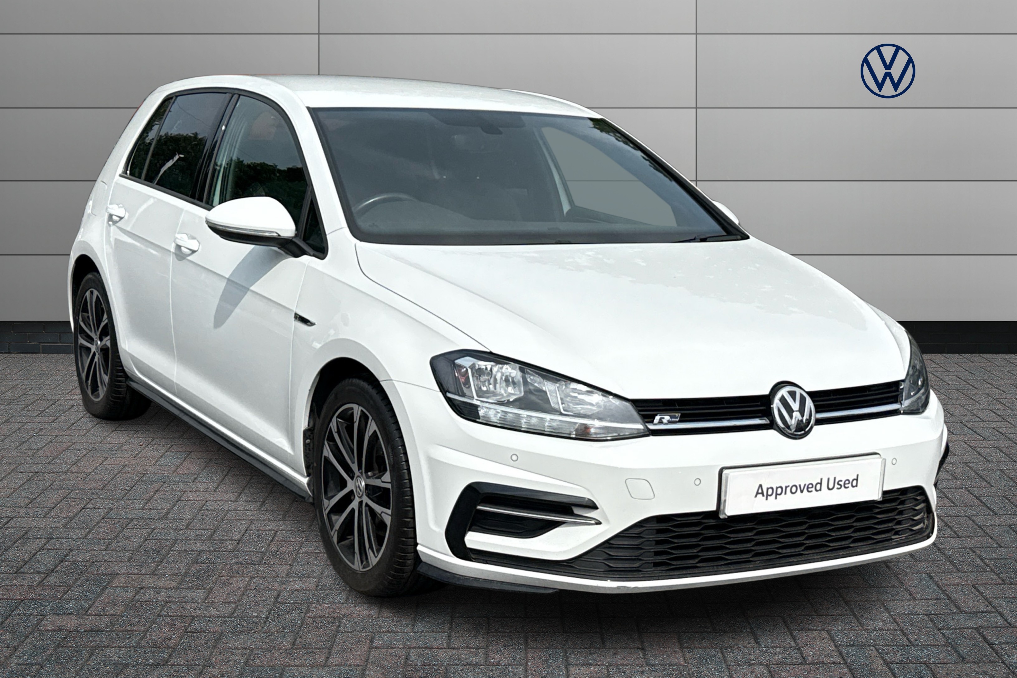 Main listing image - Volkswagen Golf