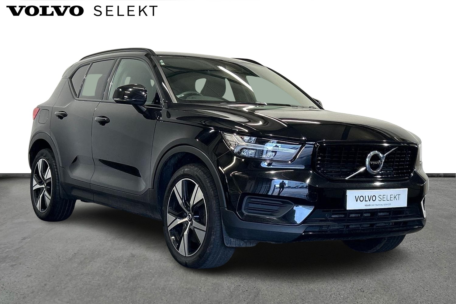 Main listing image - Volvo XC40 Recharge