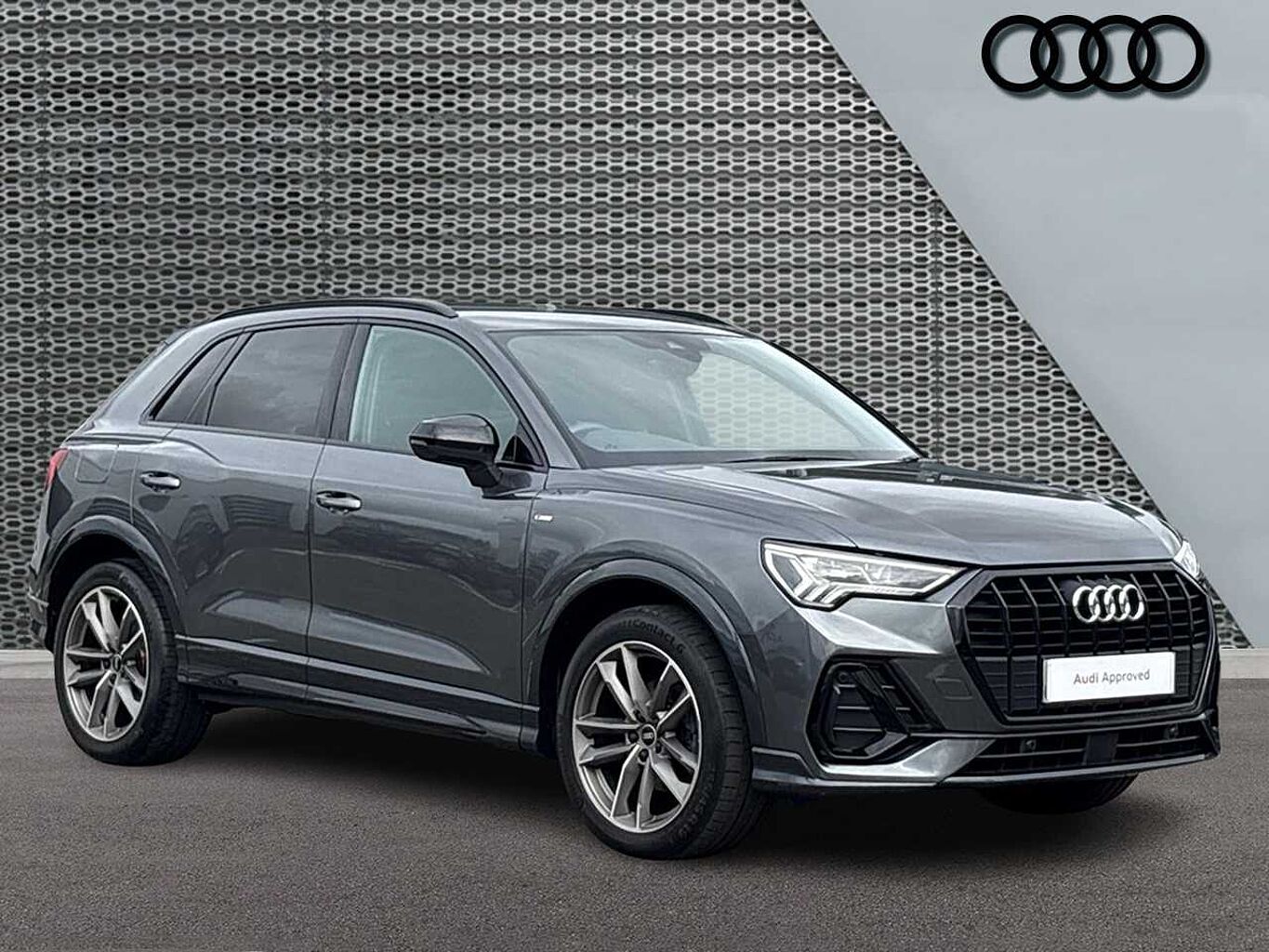 Main listing image - Audi Q3