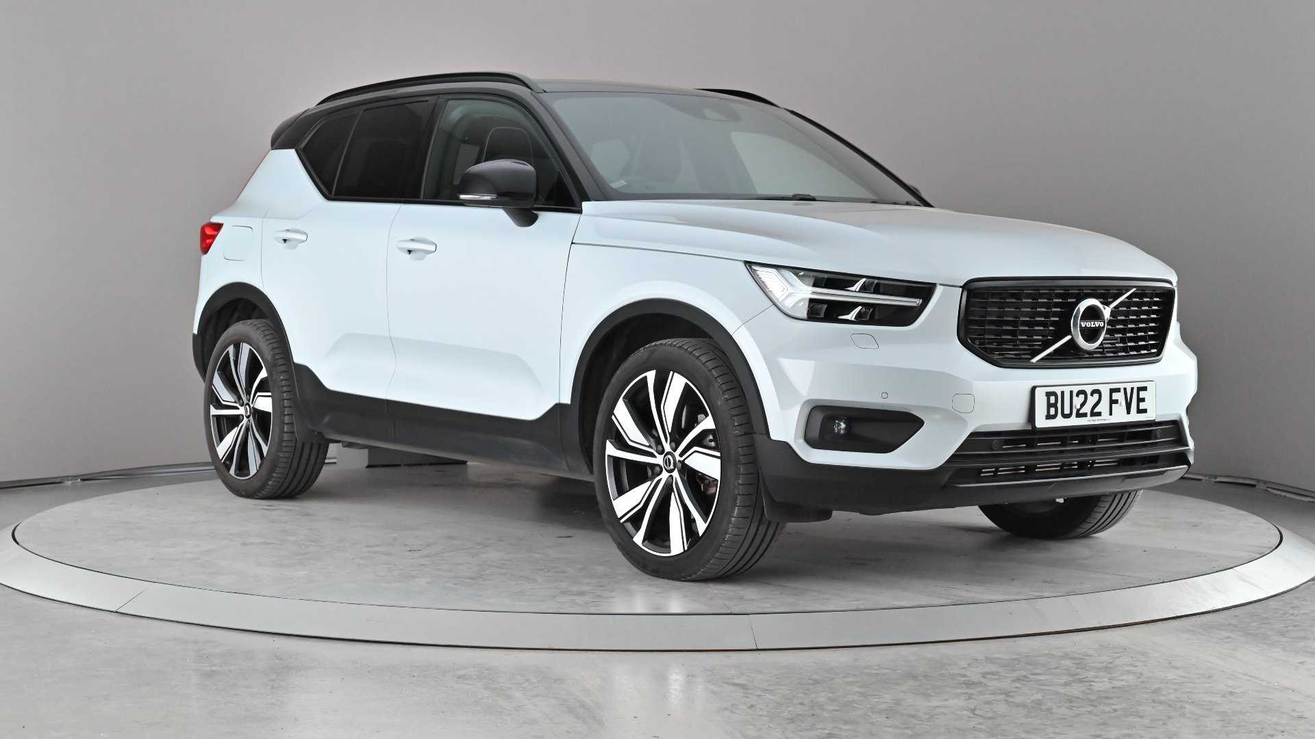 Main listing image - Volvo XC40 Recharge