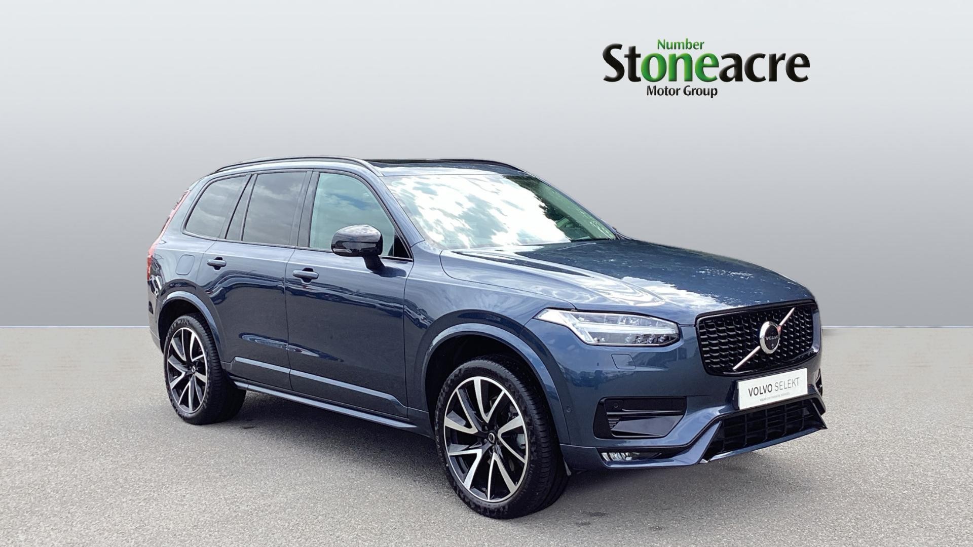 Main listing image - Volvo XC90