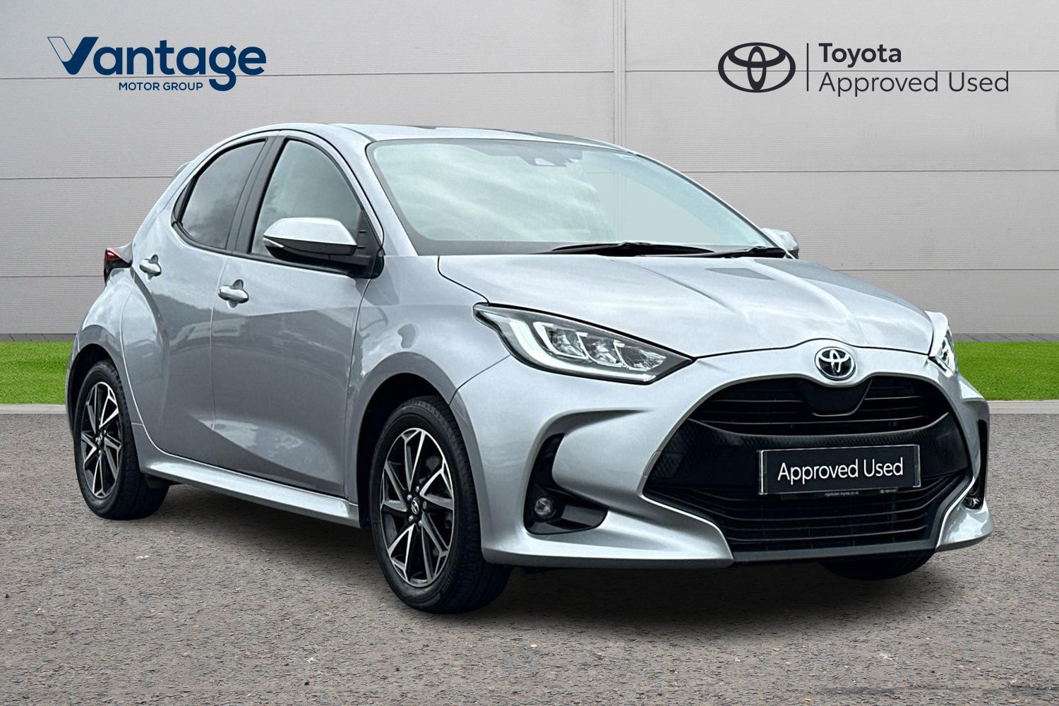 Main listing image - Toyota Yaris