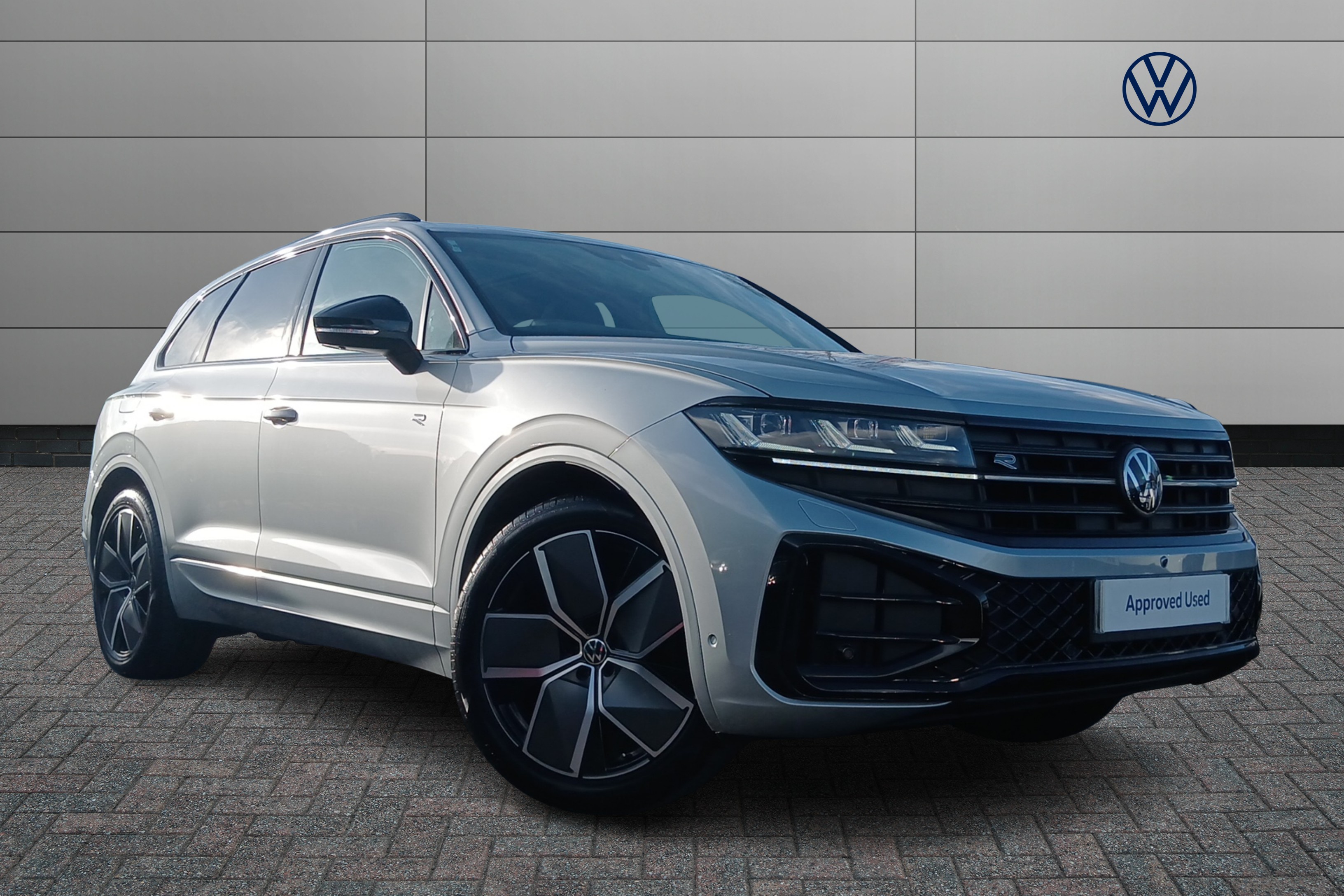 Main listing image - Volkswagen Touareg