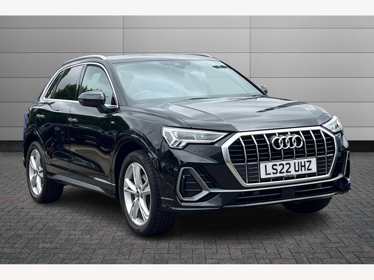 Main listing image - Audi Q3