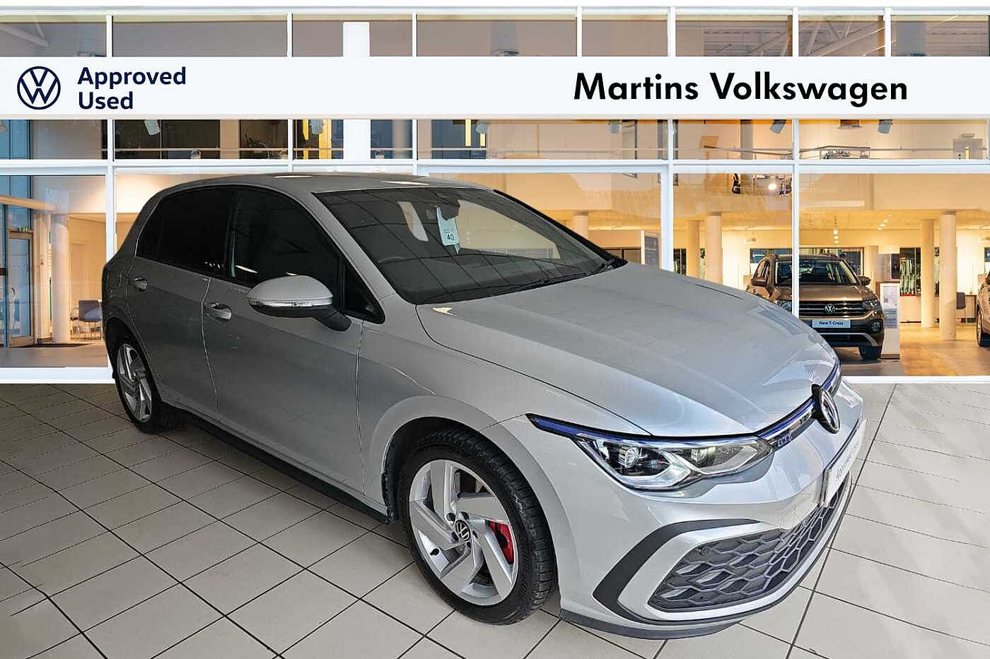 Main listing image - Volkswagen Golf GTE