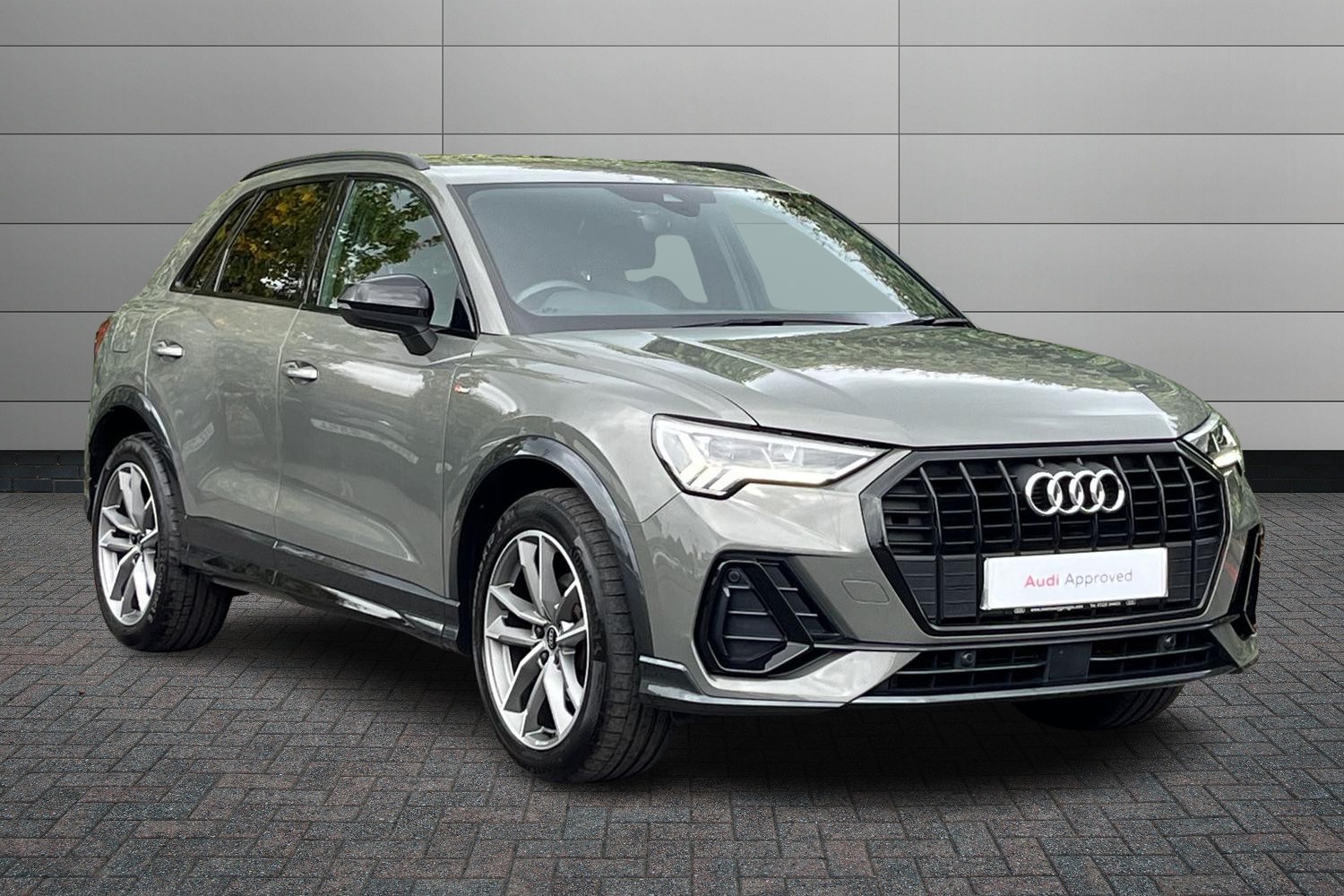 Main listing image - Audi Q3