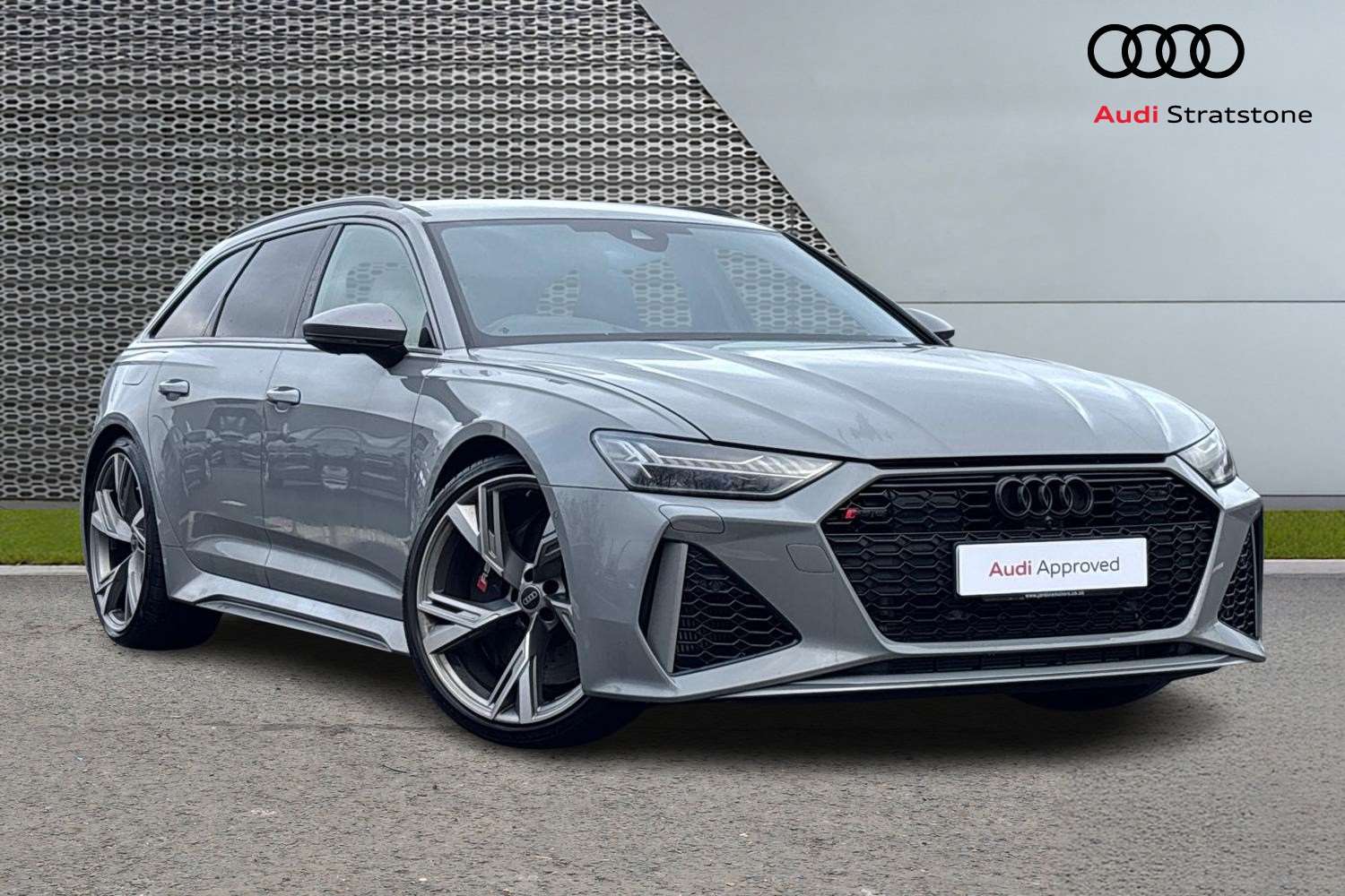 Main listing image - Audi RS6