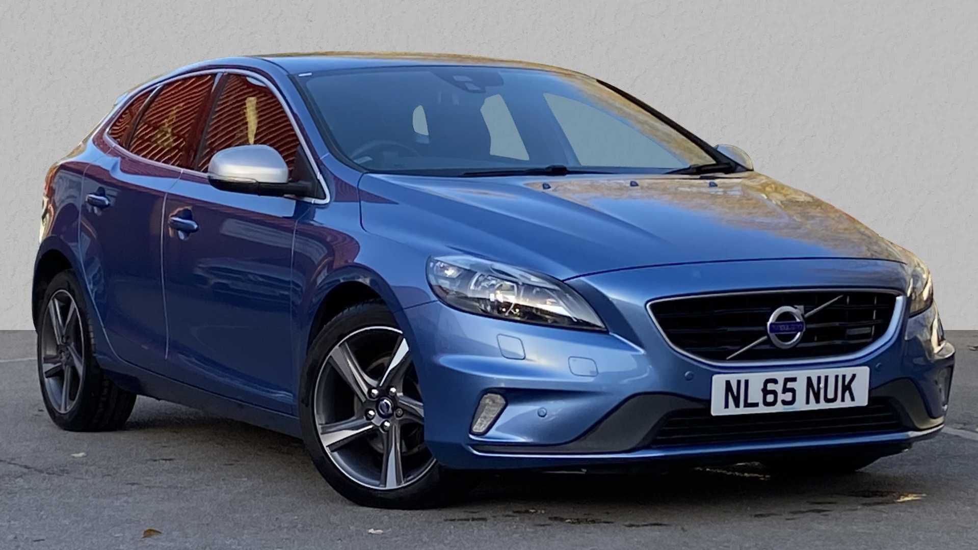 Main listing image - Volvo V40