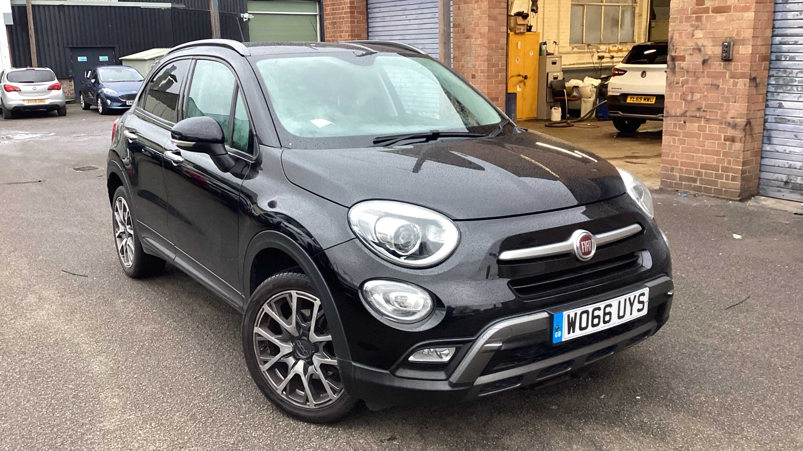 Main listing image - Fiat 500X