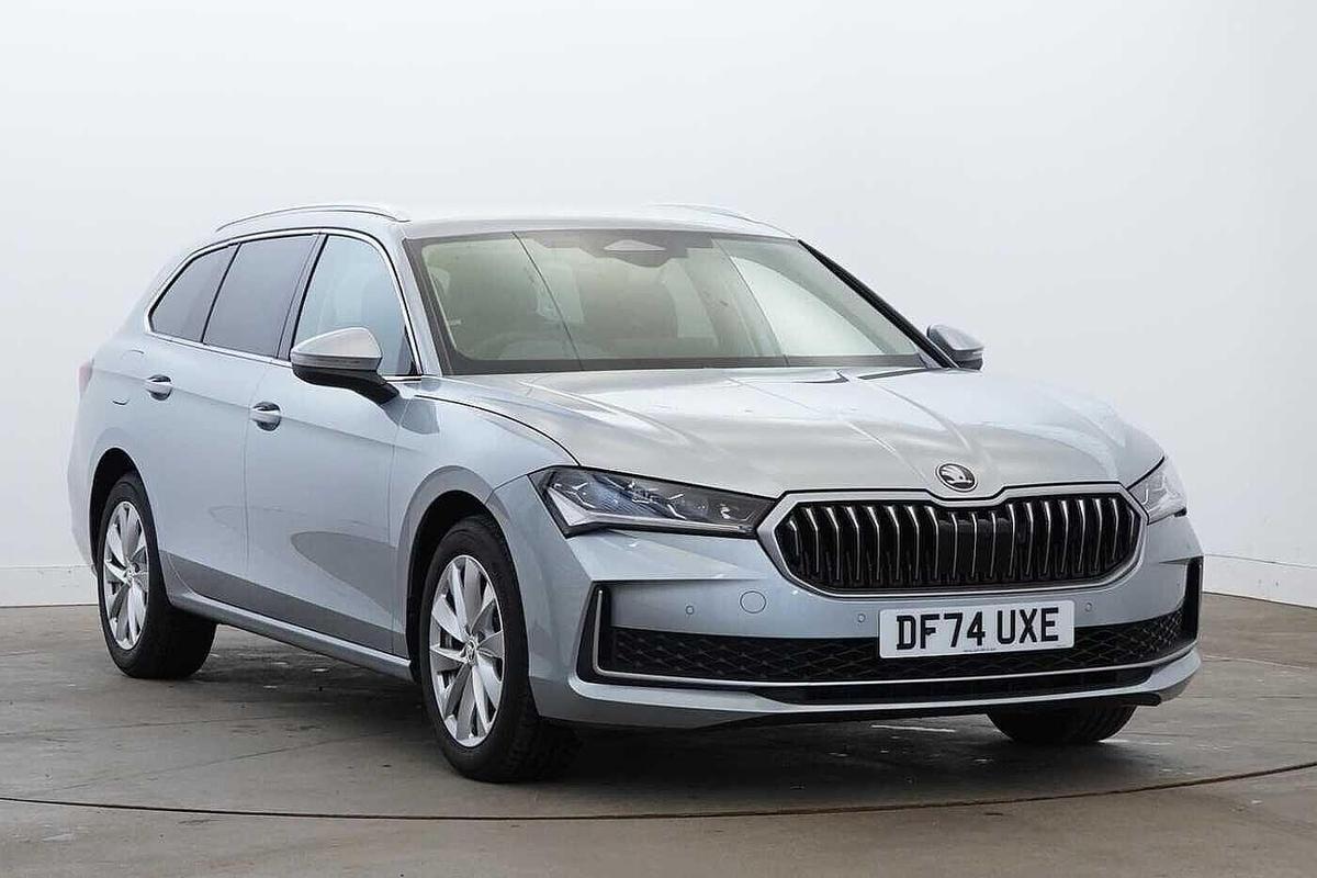 Main listing image - Skoda Superb Estate