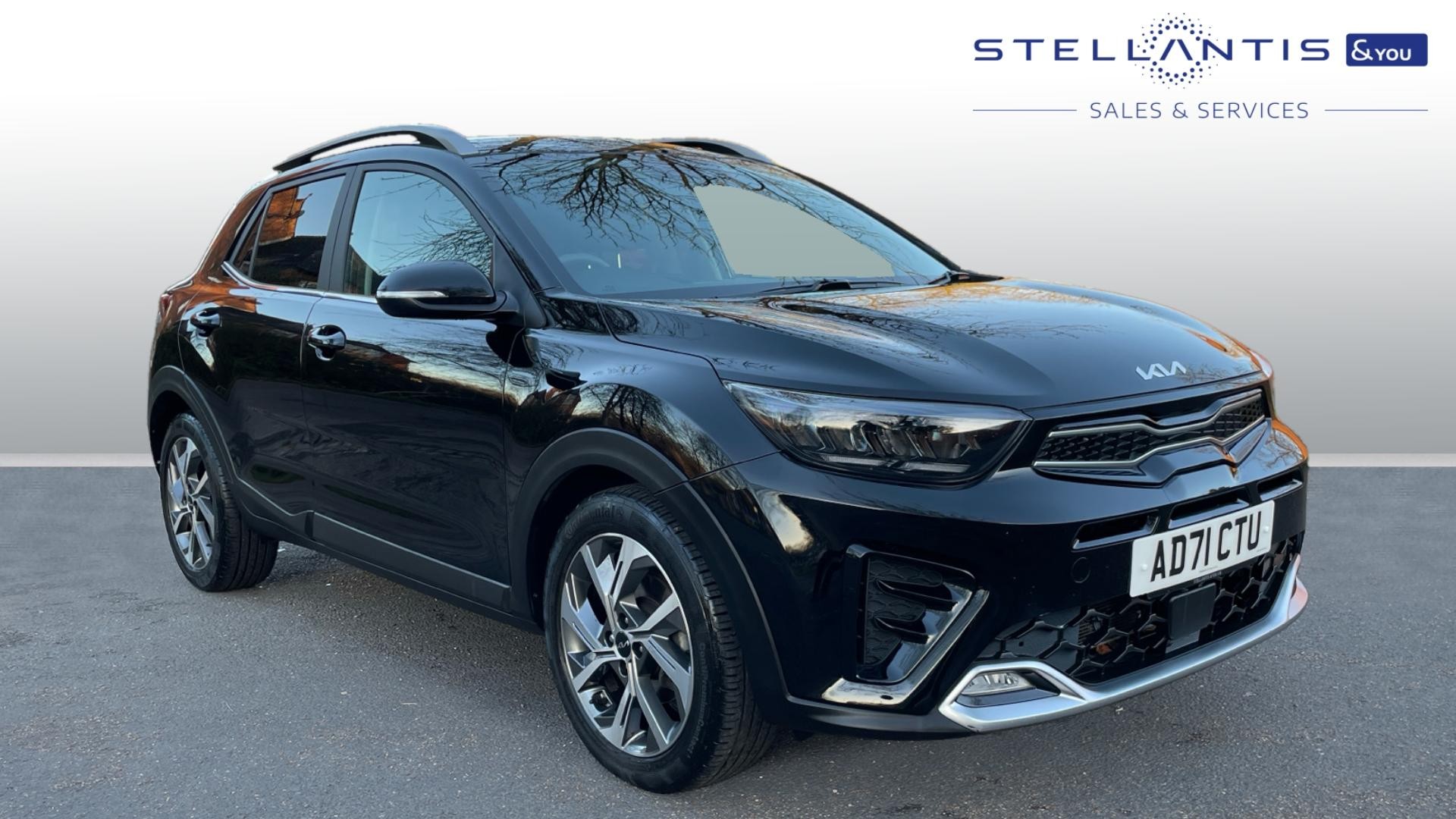 Main listing image - Kia Stonic