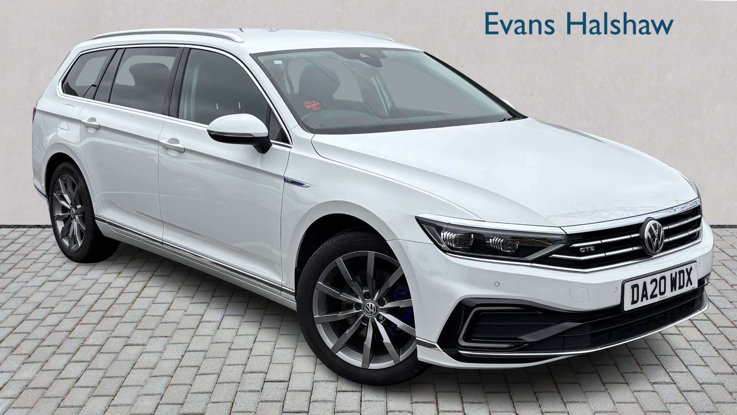 Main listing image - Volkswagen Passat GTE