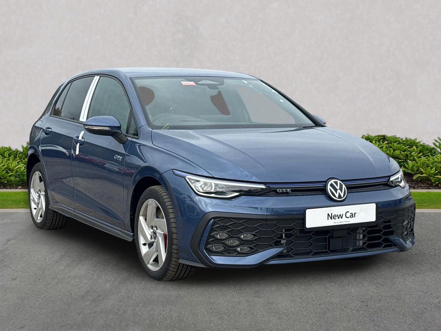 Main listing image - Volkswagen Golf GTE