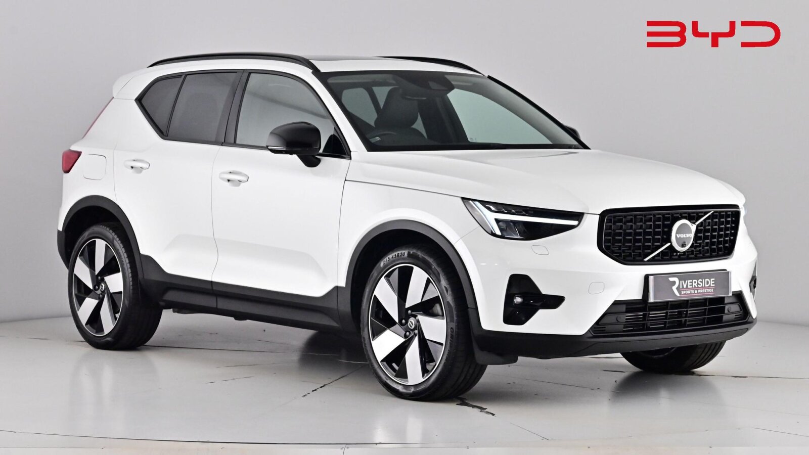 Main listing image - Volvo XC40 Recharge